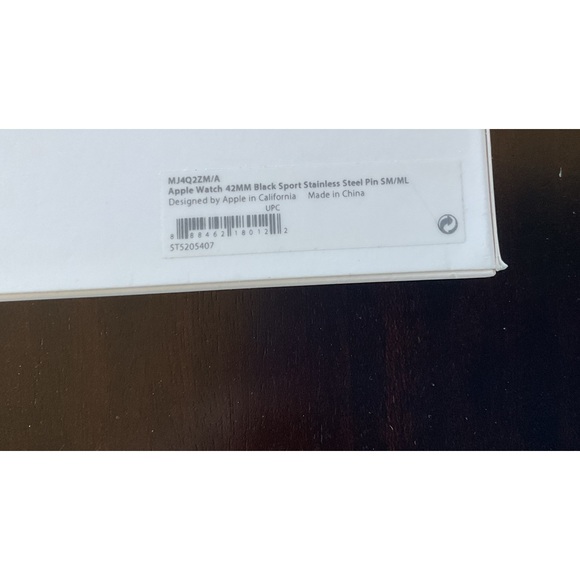 Apple Brand Sport Band 42 mm black Model MJ4Q2ZM/A SM/ML NEW $49 - Picture 4 of 4
